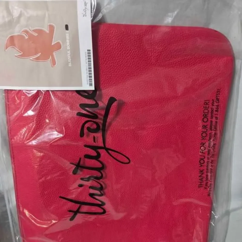 Thirty-one Savvy Sleeve Very Cherry Pebble new in package